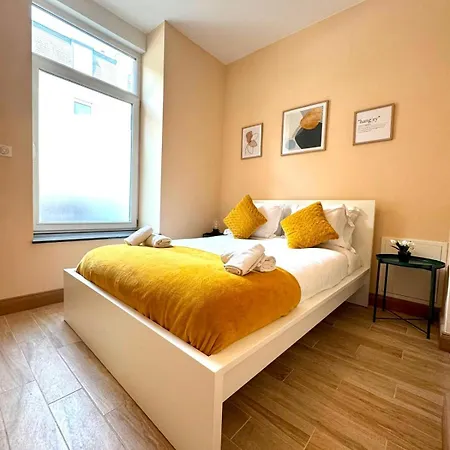 Spacious With Convenient Location In Appartamento