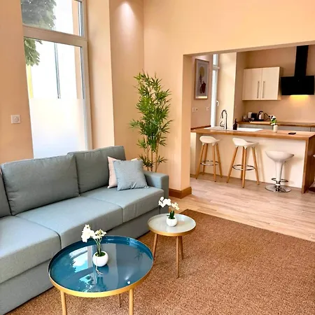 Spacious With Convenient Location In Appartamento Lussemburgo