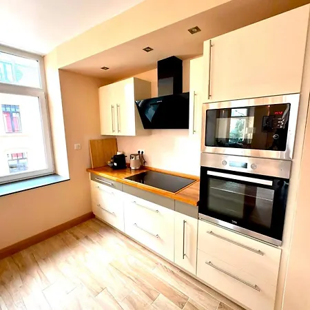 Appartamento Spacious With Convenient Location In