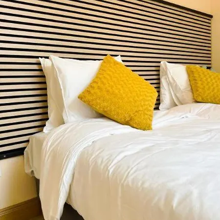 Spacious With Convenient Location In Appartamento Lussemburgo
