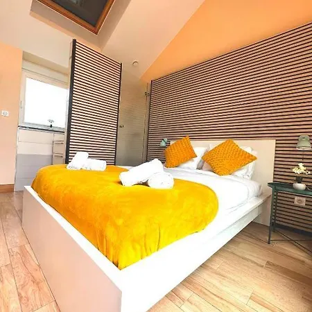Appartamento Spacious With Convenient Location In