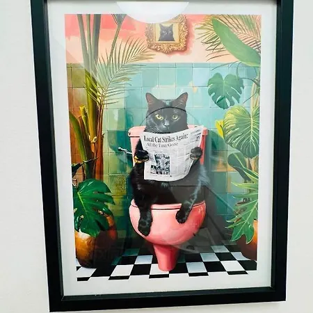 Spacious With Convenient Location In Apartmán